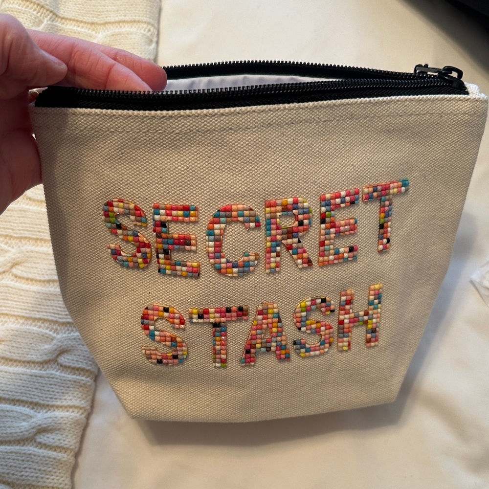 Colorful Embellished Pouch - Picture 6 of 7
